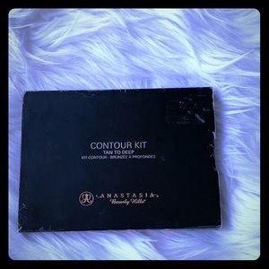 ANASTASIA Beverly Hills  Powered Contour Kit